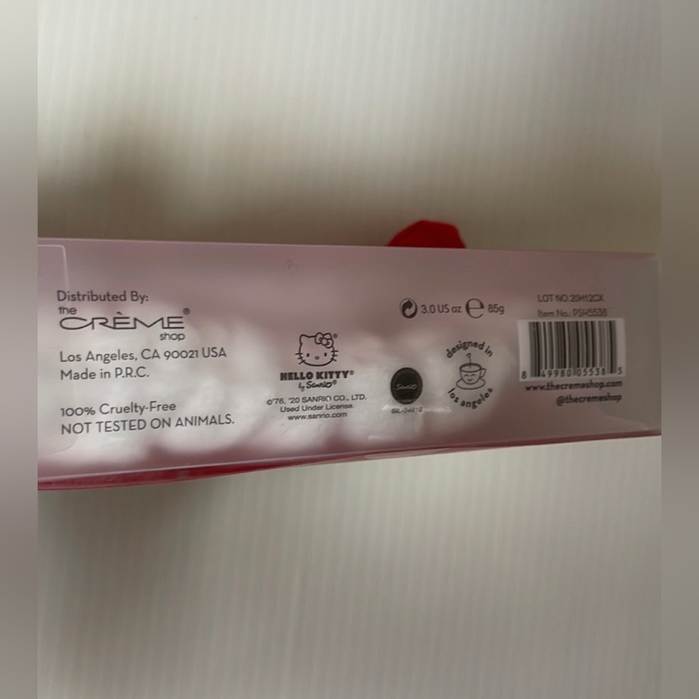NWT ♥️ Plush Spa Headband with Hello Kitty's Signature Bow - Picture 4 of 4